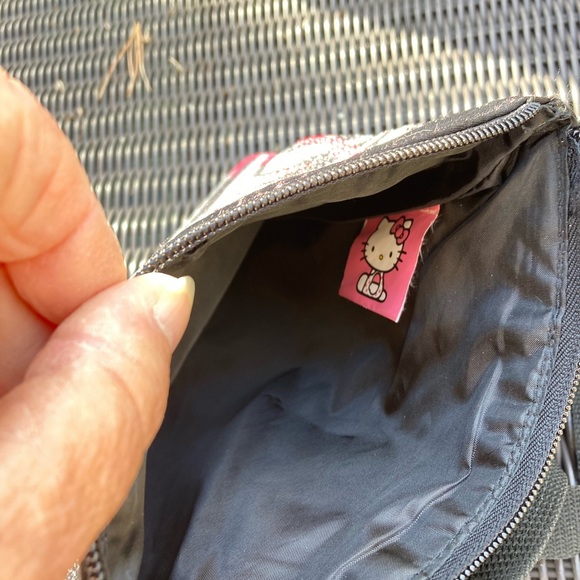 Hello Kitty crossbody purse - Picture 4 of 6